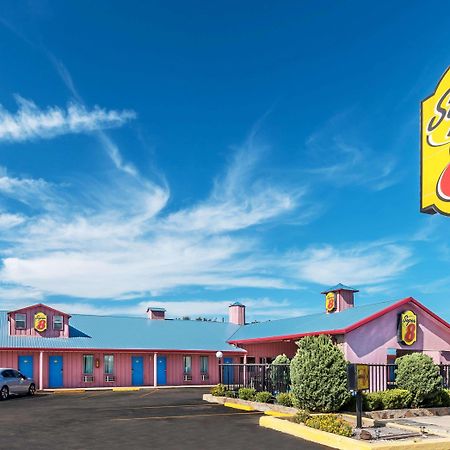 Super 8 By Wyndham Eastland Hotel Екстериор снимка